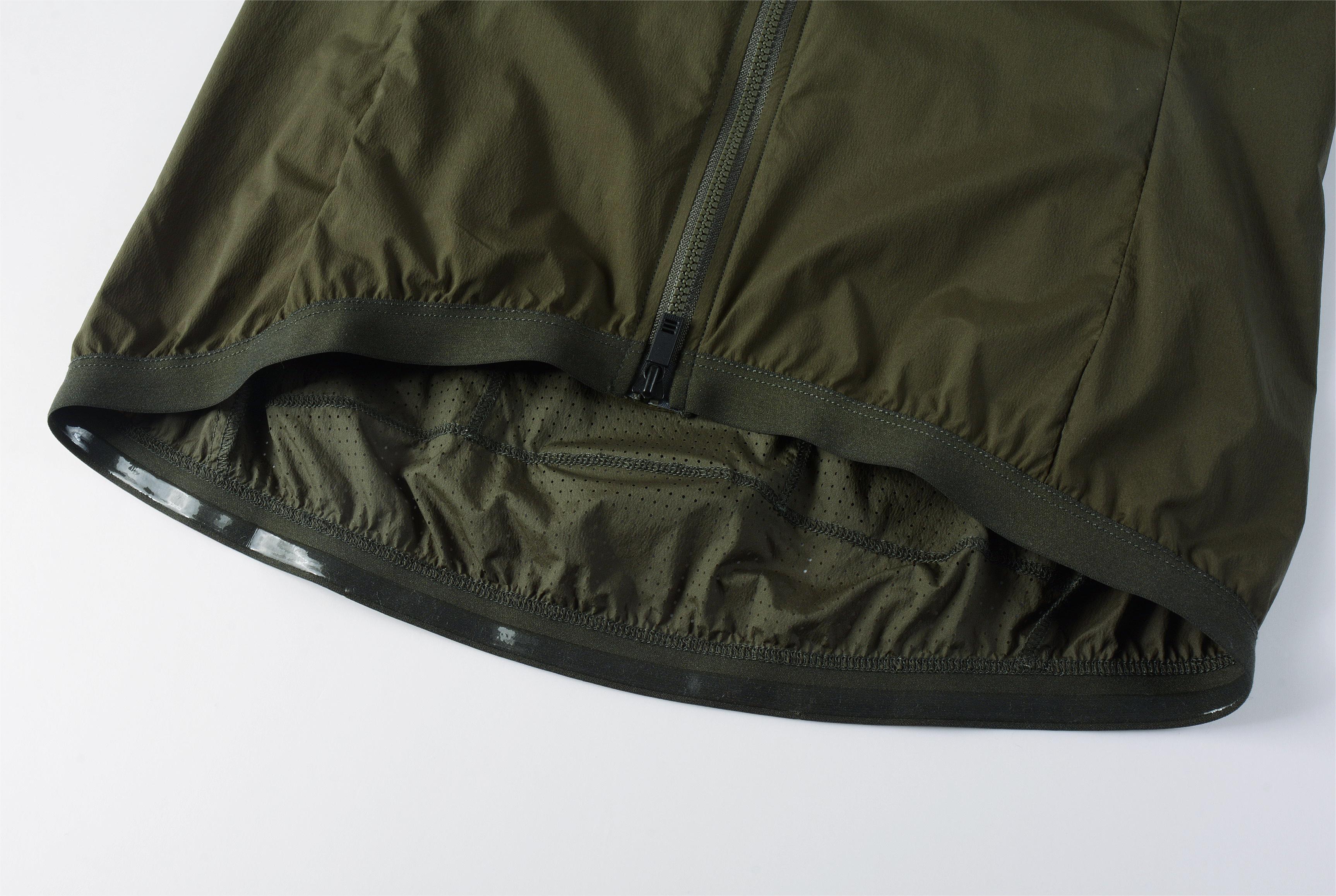 ENTRAINEMENT - Gilet coupe vent femme